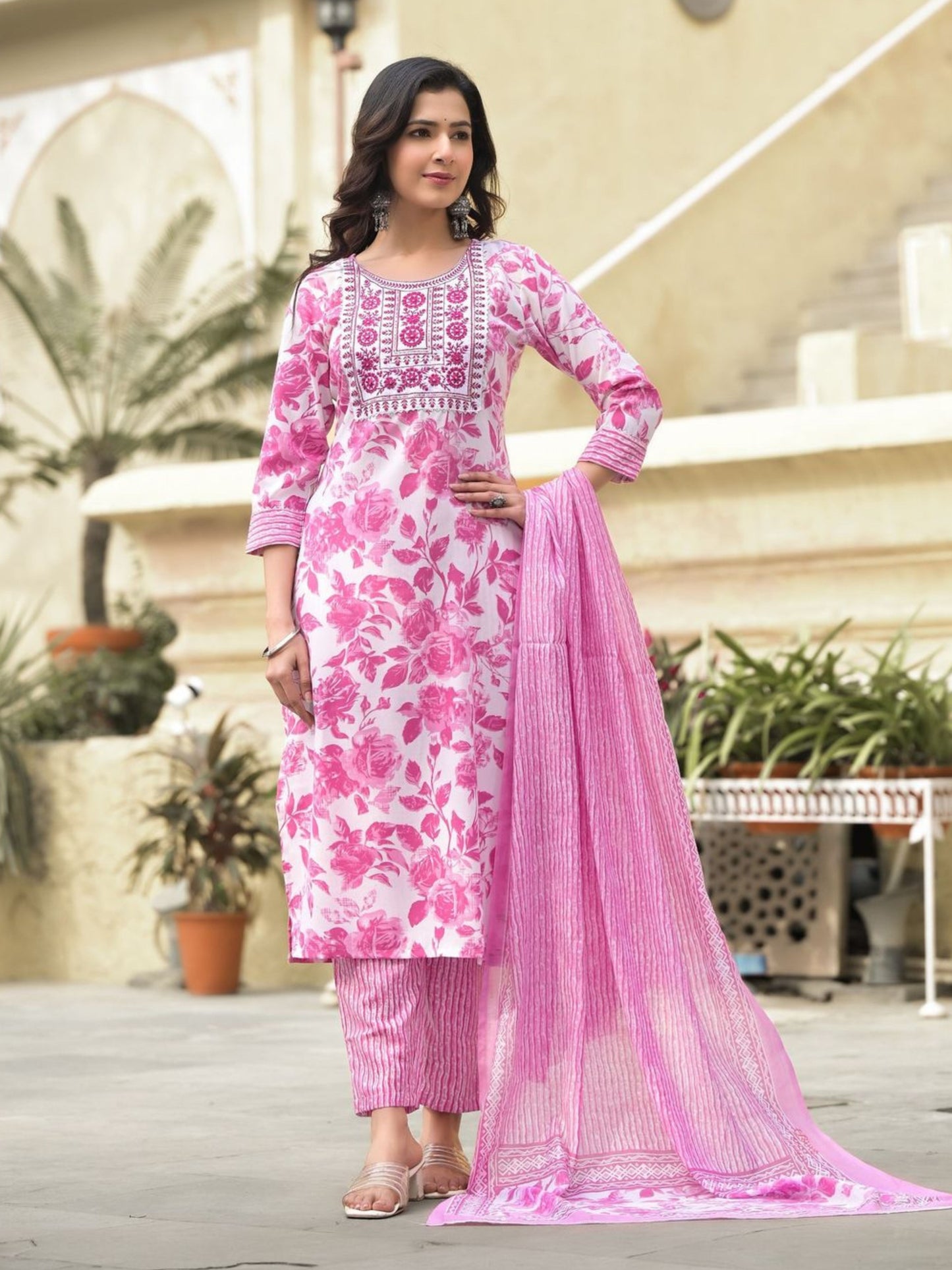 Women's Embroidery Pink Floral Printed Kurta Pant With Dupatta