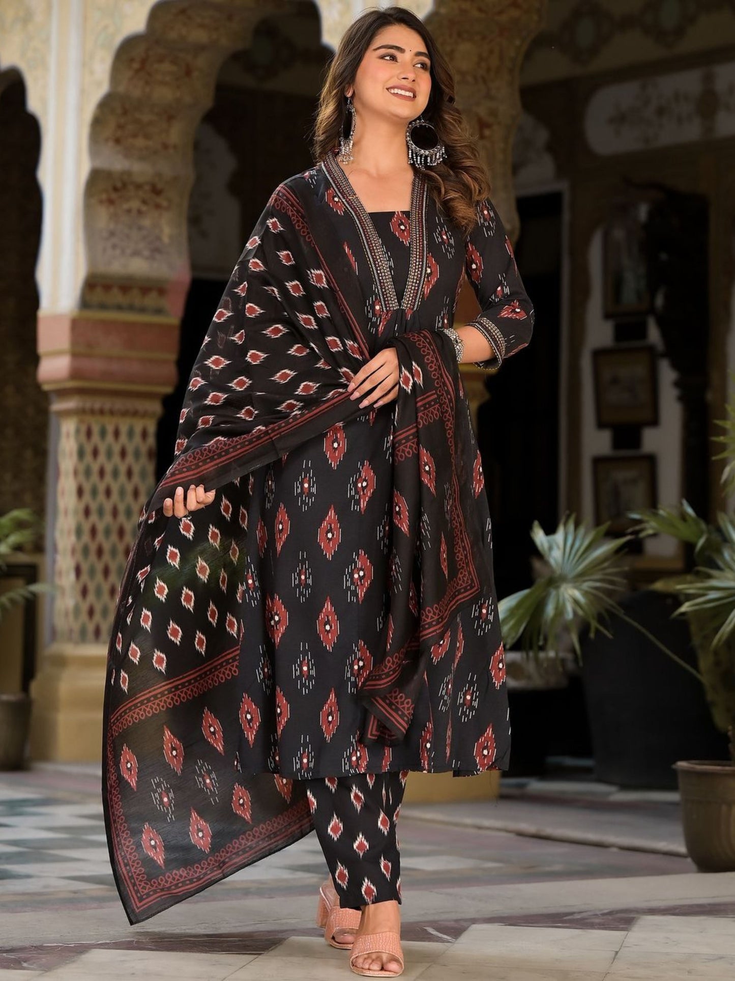 Women's Black Printed A-Line Kurta Pant With Dupatta