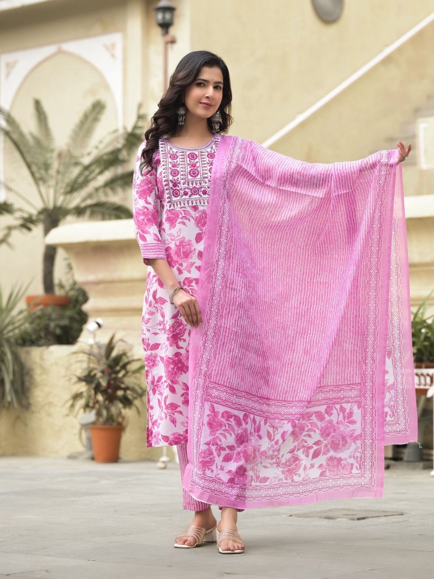 Women's Embroidery Pink Floral Printed Kurta Pant With Dupatta