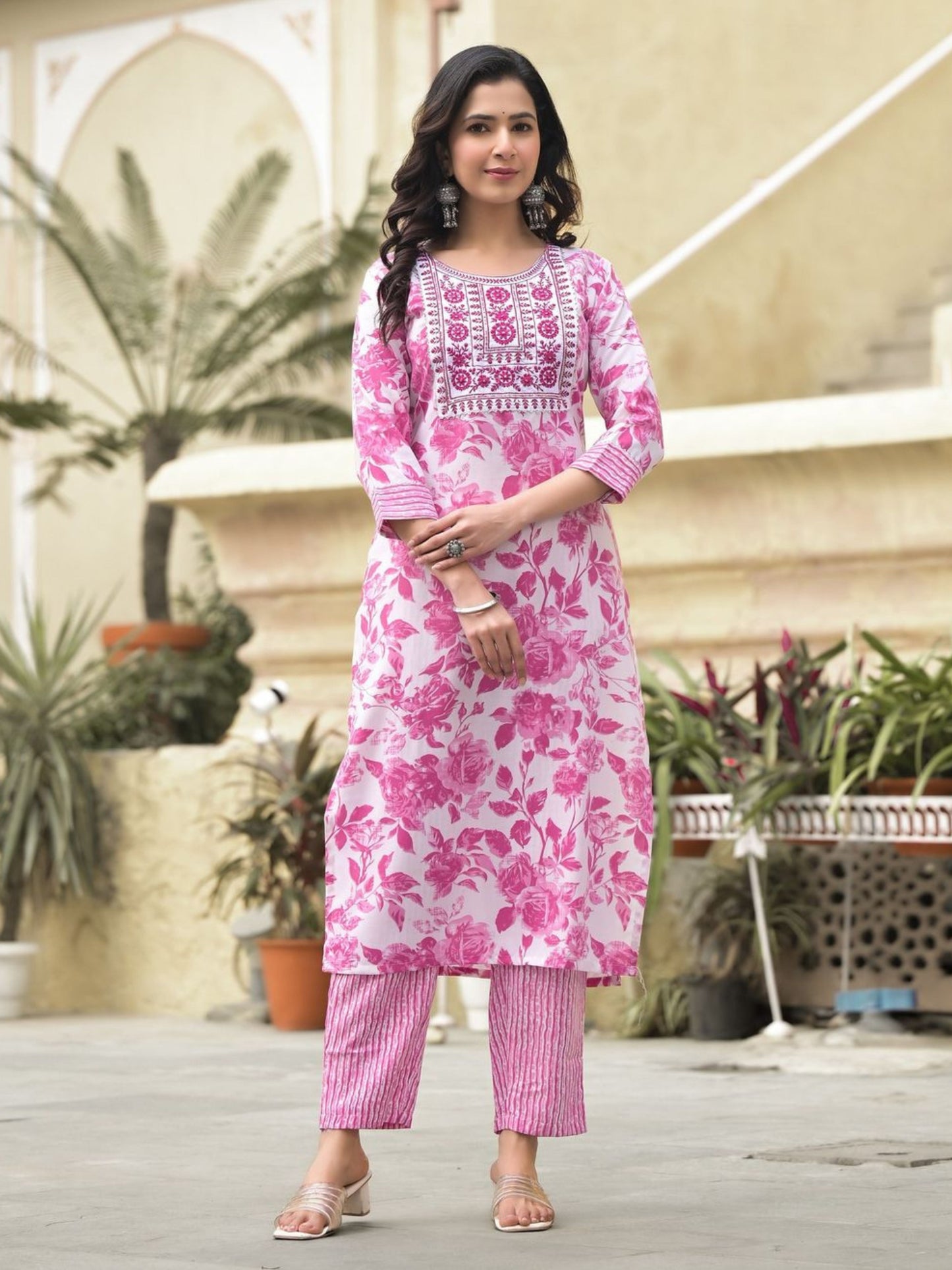 Women's Embroidery Pink Floral Printed Kurta Pant With Dupatta