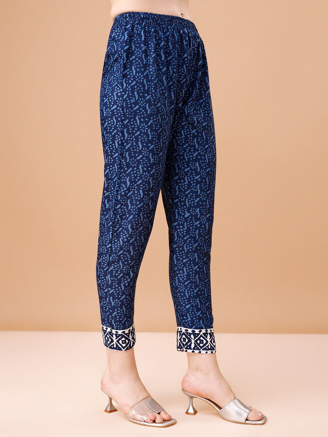 Women's Striking Blue Ikat Printed Kurta Pant With Dupatta