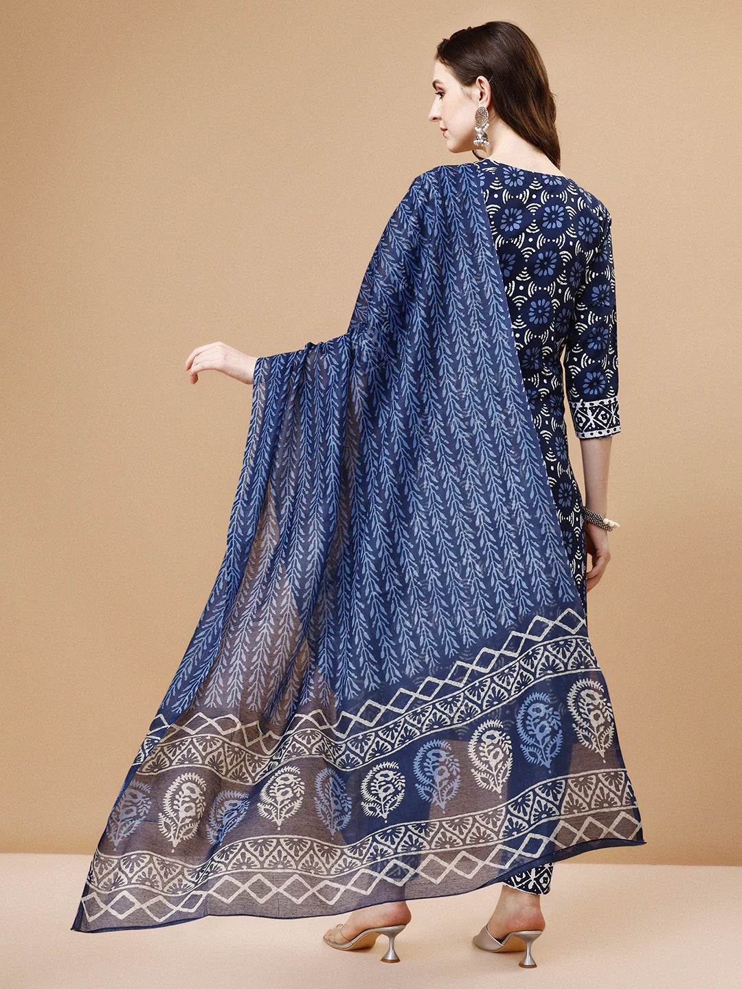 Women's Striking Blue Ikat Printed Kurta Pant With Dupatta