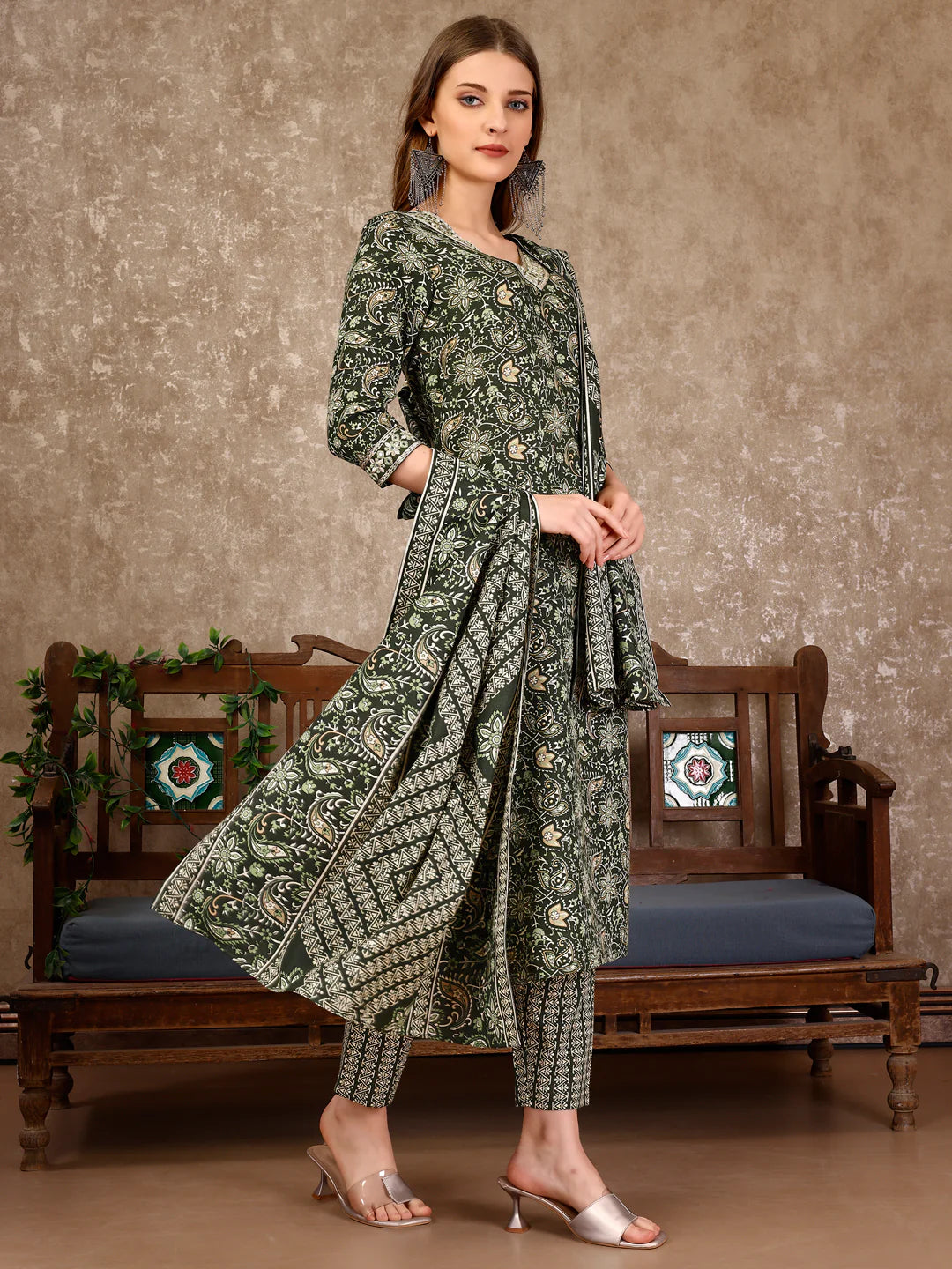 Women's Green Embroidered And Printed Cotton Kurta Pant With Dupatta