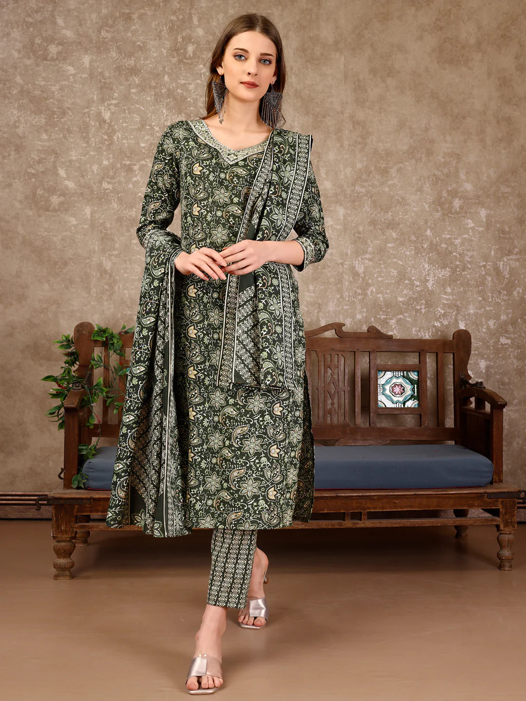 Women's Green Embroidered And Printed Cotton Kurta Pant With Dupatta