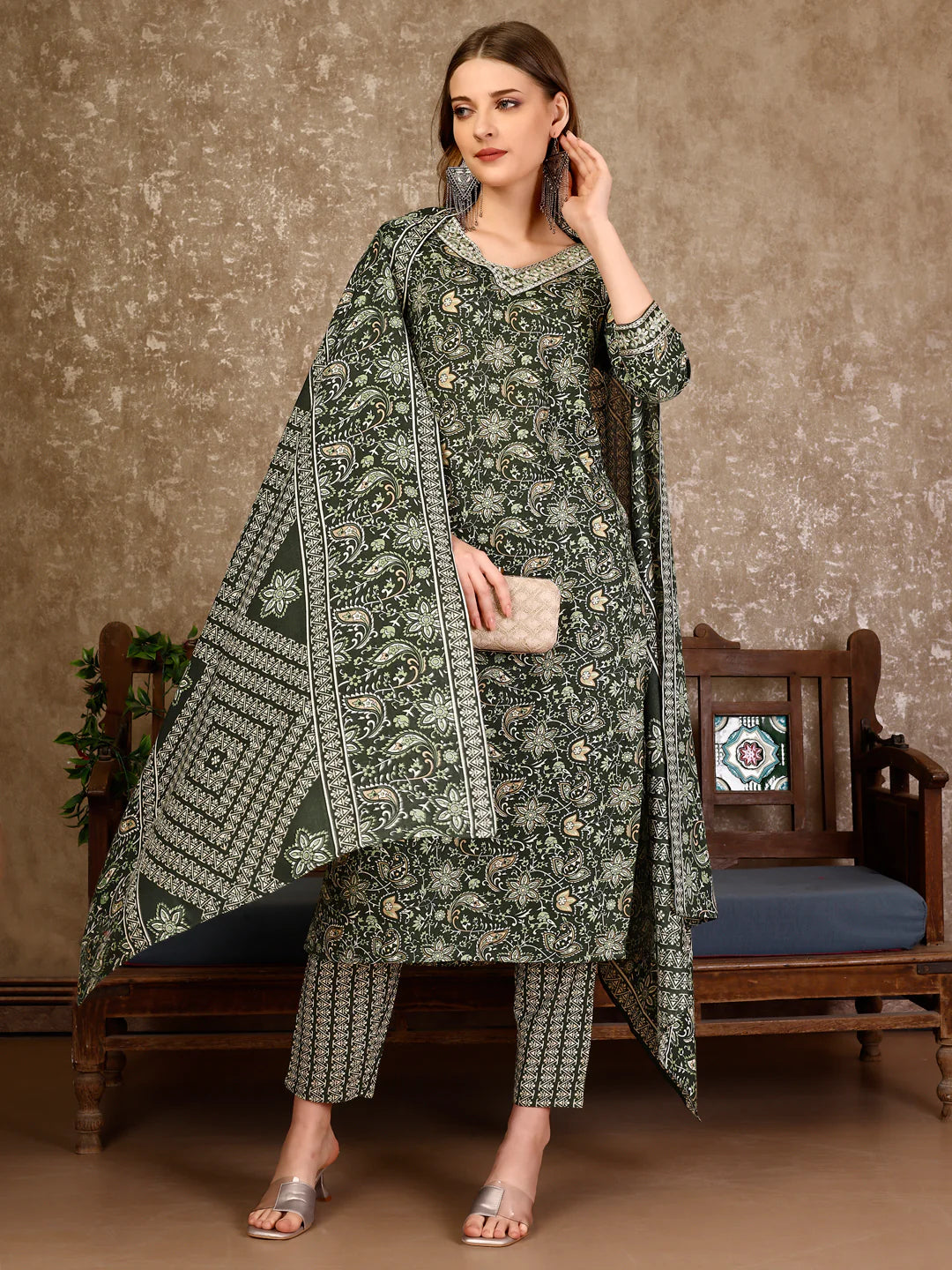 Women's Green Embroidered And Printed Cotton Kurta Pant With Dupatta