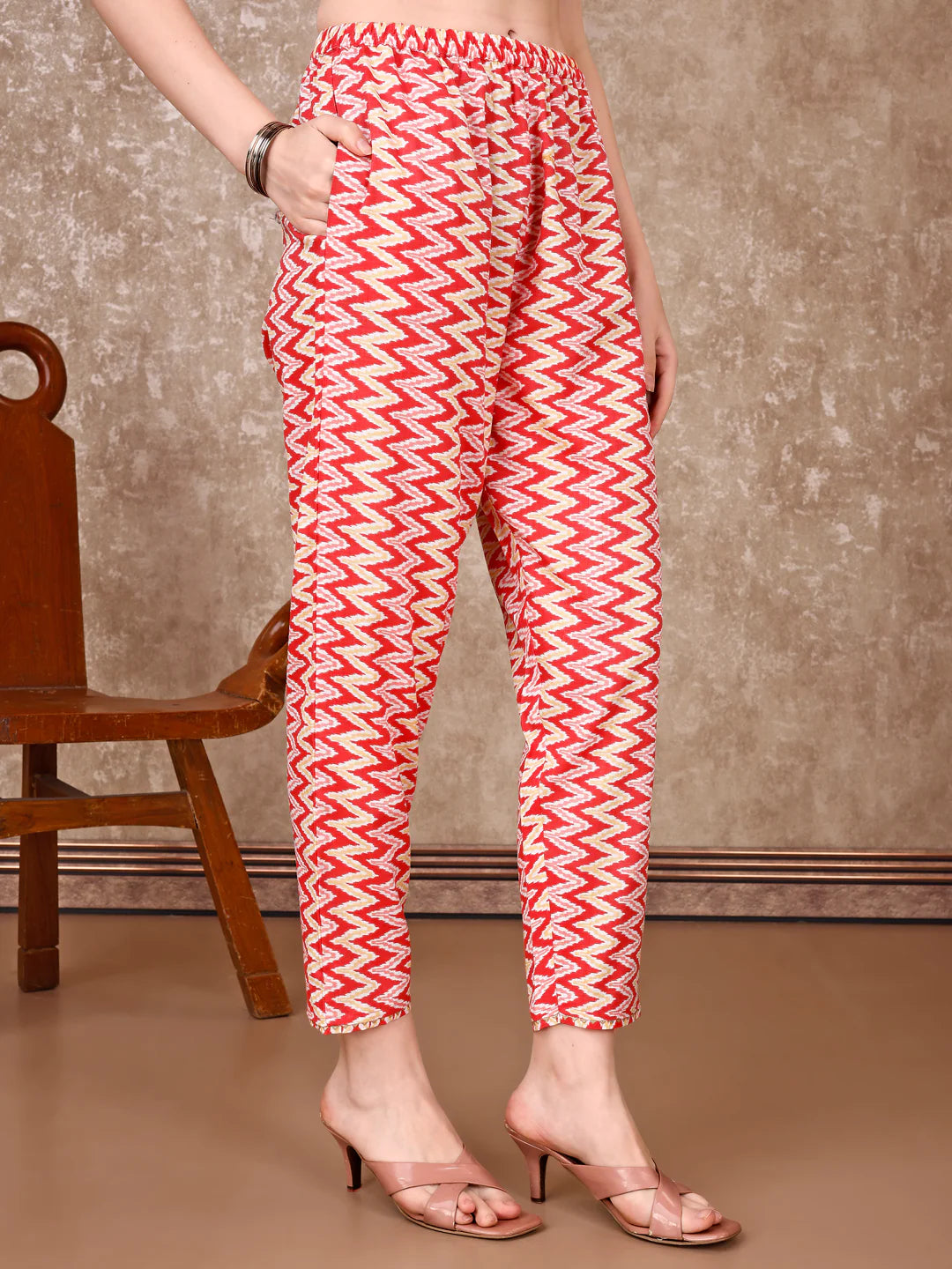 Women's Pink Floral Printed Cotton Kurta Pant With Dupatta