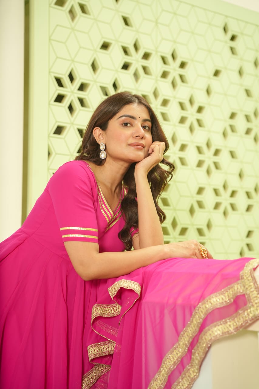 Pure Georgette Heavy Embroidery & Lace Work Anarkali Style Kurti Pant With Dupatta