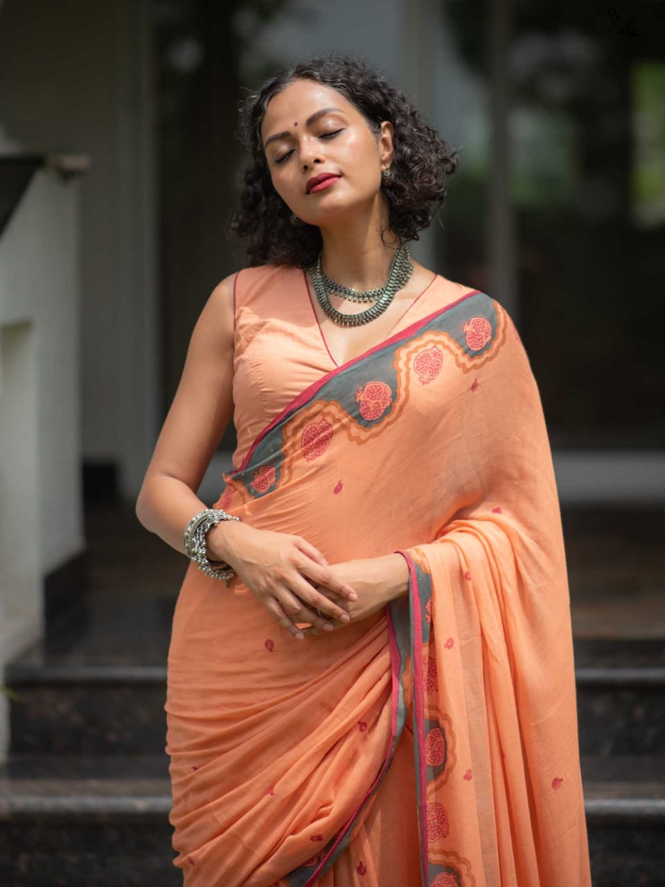 Pure Chinon Saree With Laheriya & Hand Shibori Work