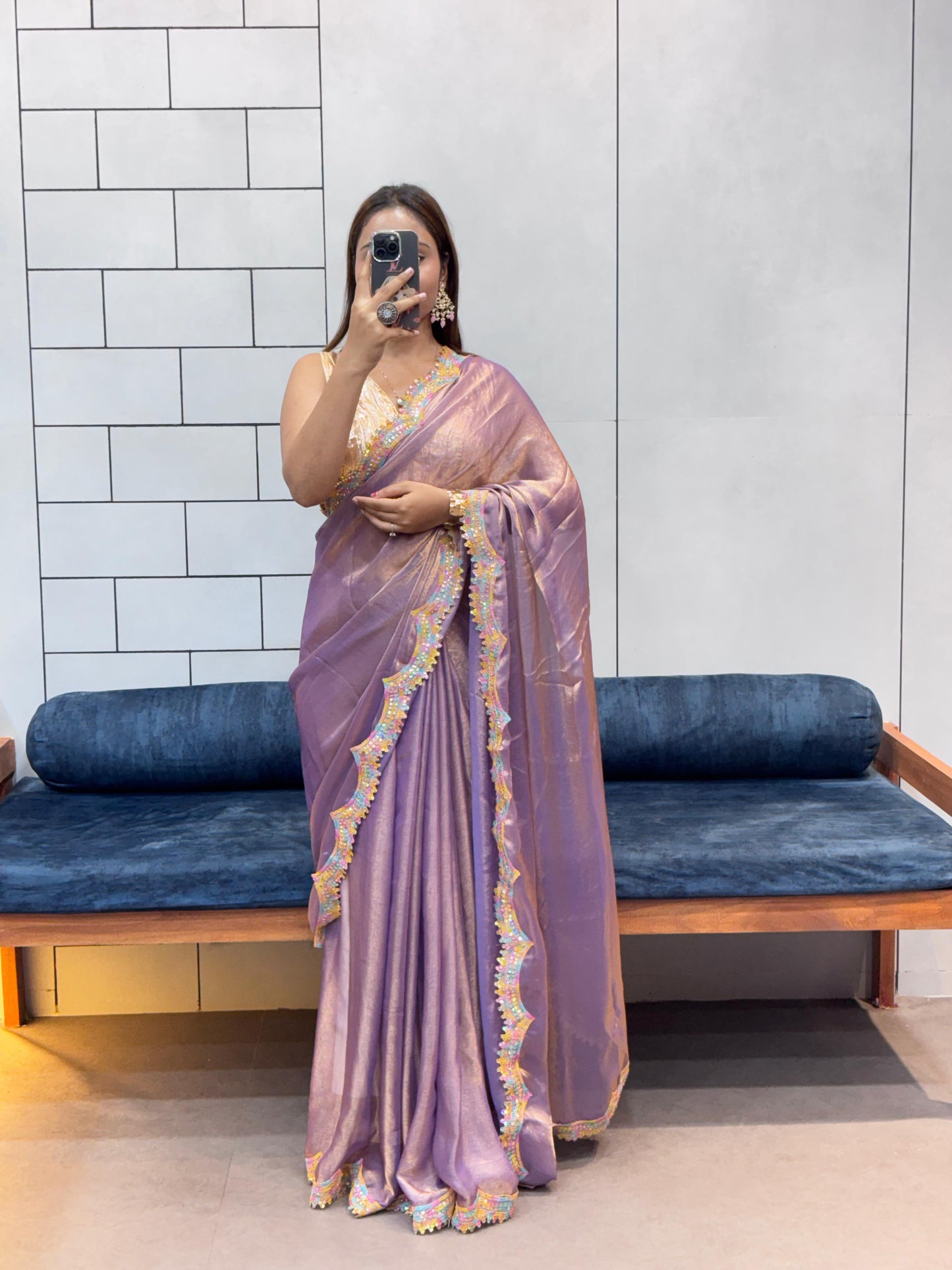 Stylish Rich Space Silk Two Tone Saree With Rainbow Cut Dana & Diamond Lace Work