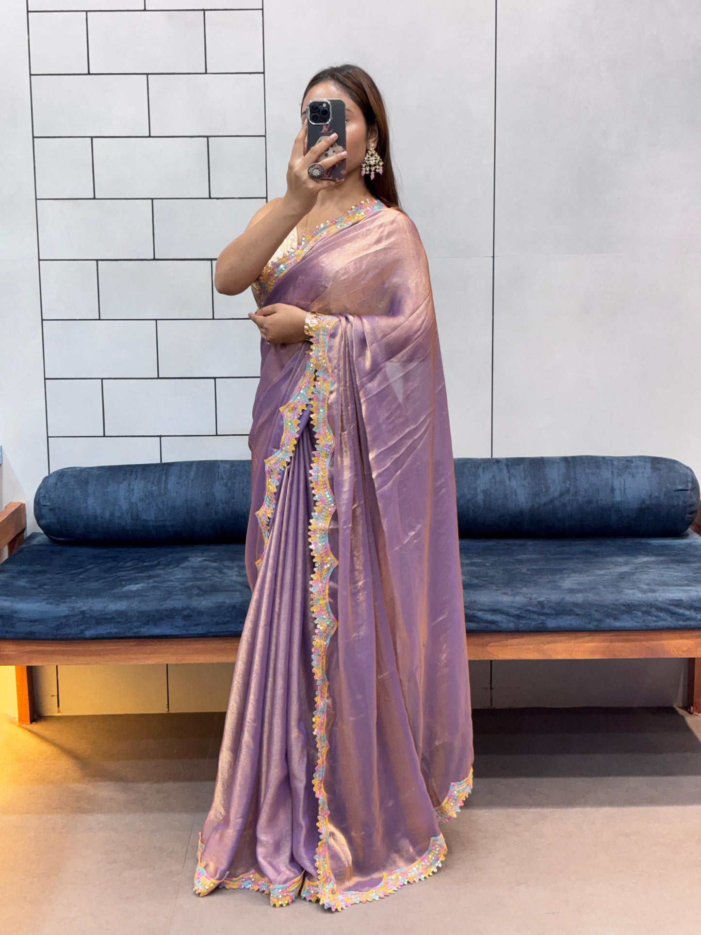 Stylish Rich Space Silk Two Tone Saree With Rainbow Cut Dana & Diamond Lace Work