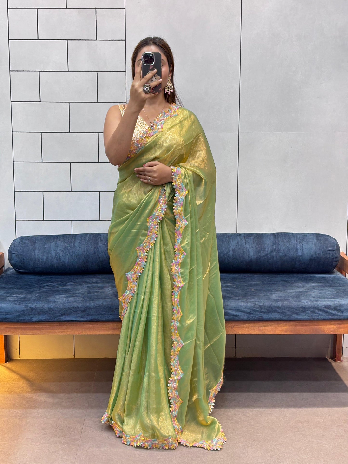 Stylish Rich Space Silk Two Tone Saree With Rainbow Cut Dana & Diamond Lace Work