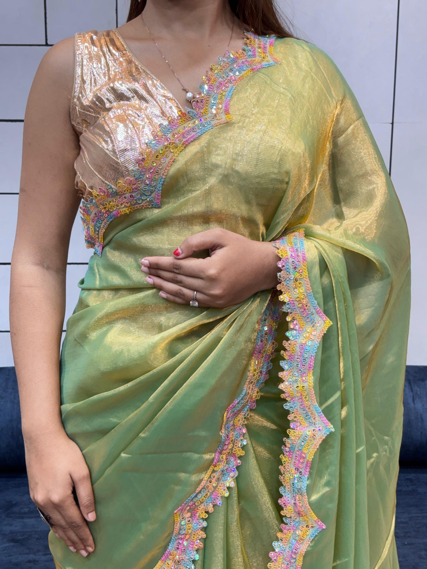 Stylish Rich Space Silk Two Tone Saree With Rainbow Cut Dana & Diamond Lace Work