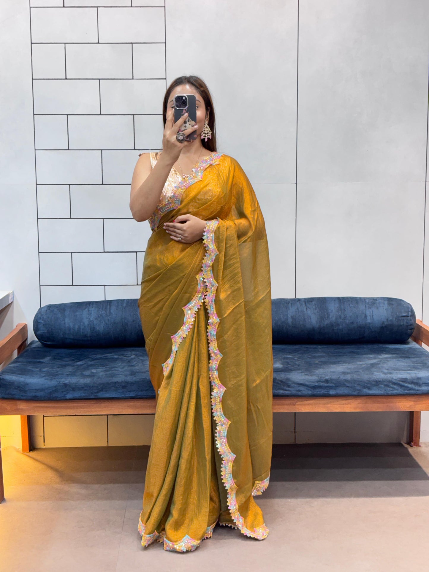 Stylish Rich Space Silk Two Tone Saree With Rainbow Cut Dana & Diamond Lace Work