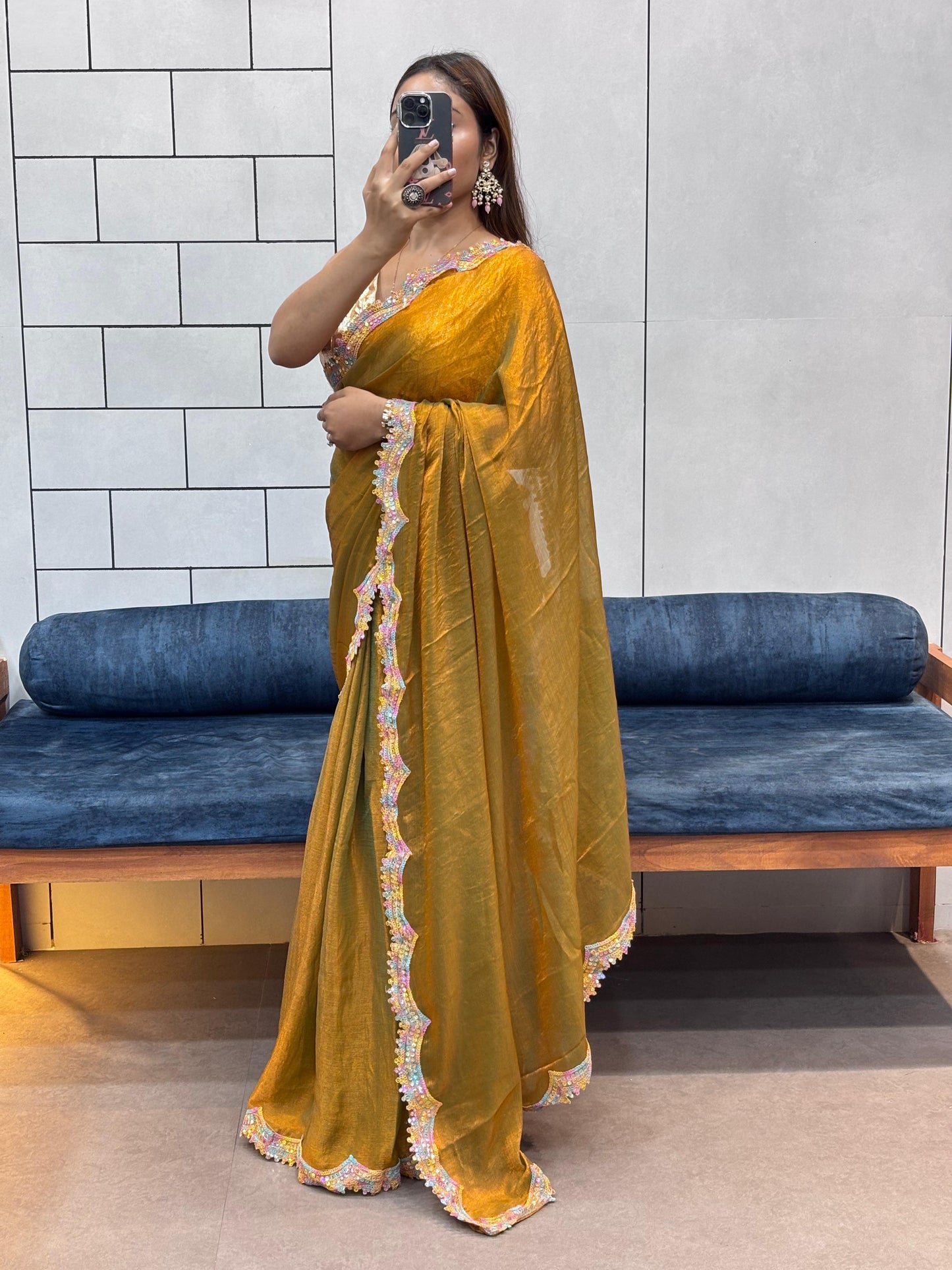 Stylish Rich Space Silk Two Tone Saree With Rainbow Cut Dana & Diamond Lace Work