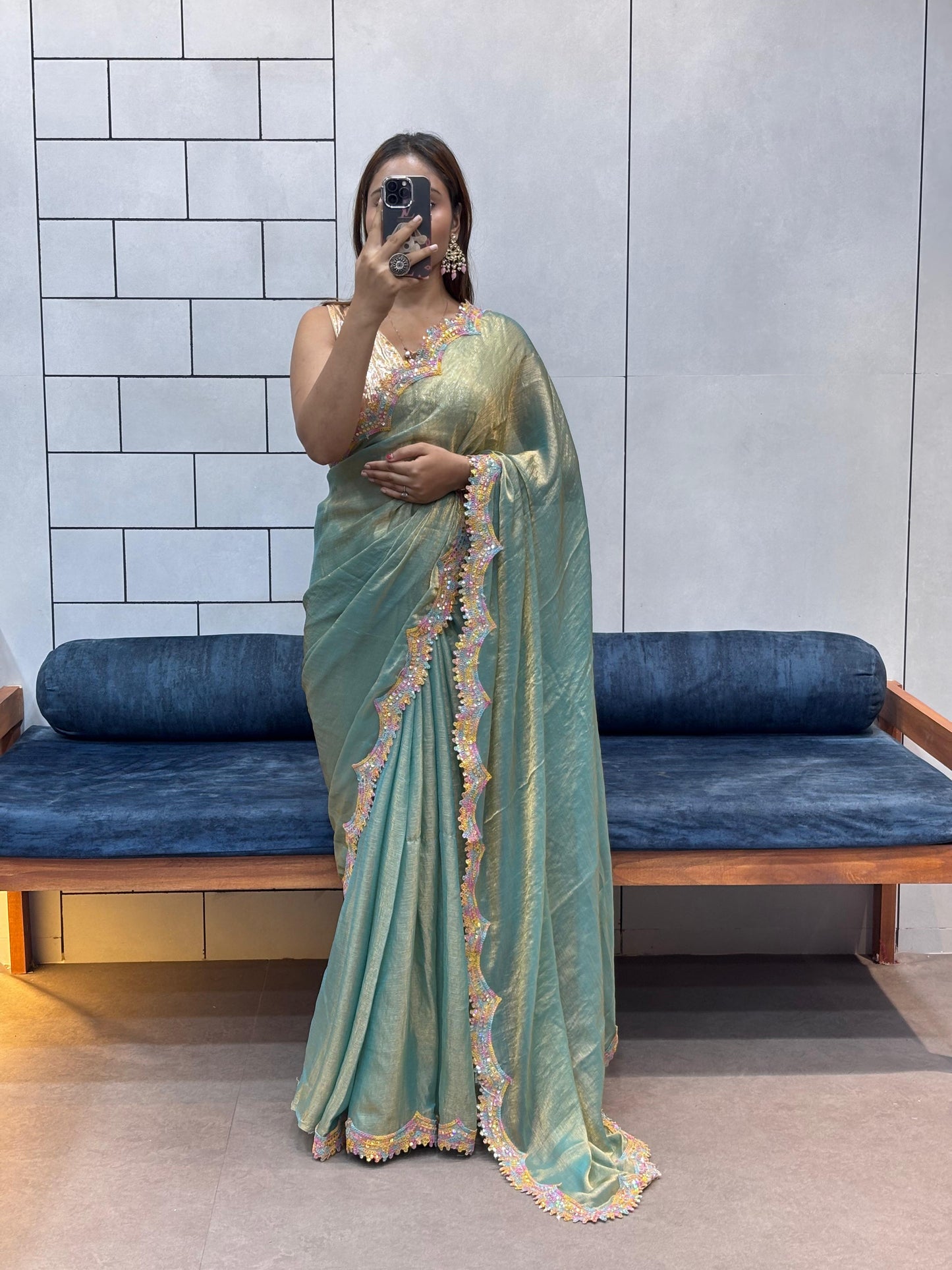Stylish Rich Space Silk Two Tone Saree With Rainbow Cut Dana & Diamond Lace Work