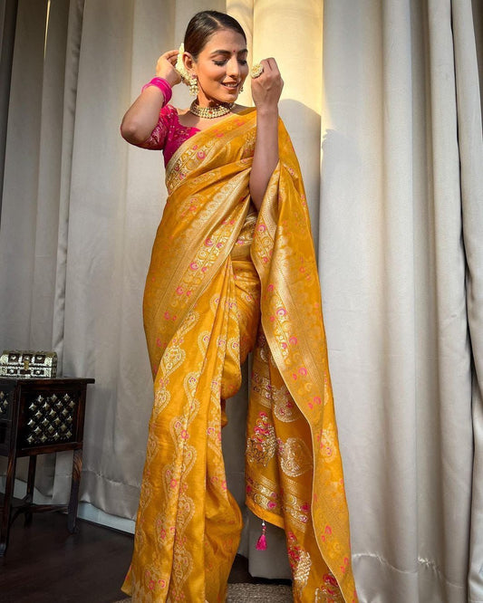 Soft Silk Saree With Beautiful Pallu & Jacquard Pattern All Over