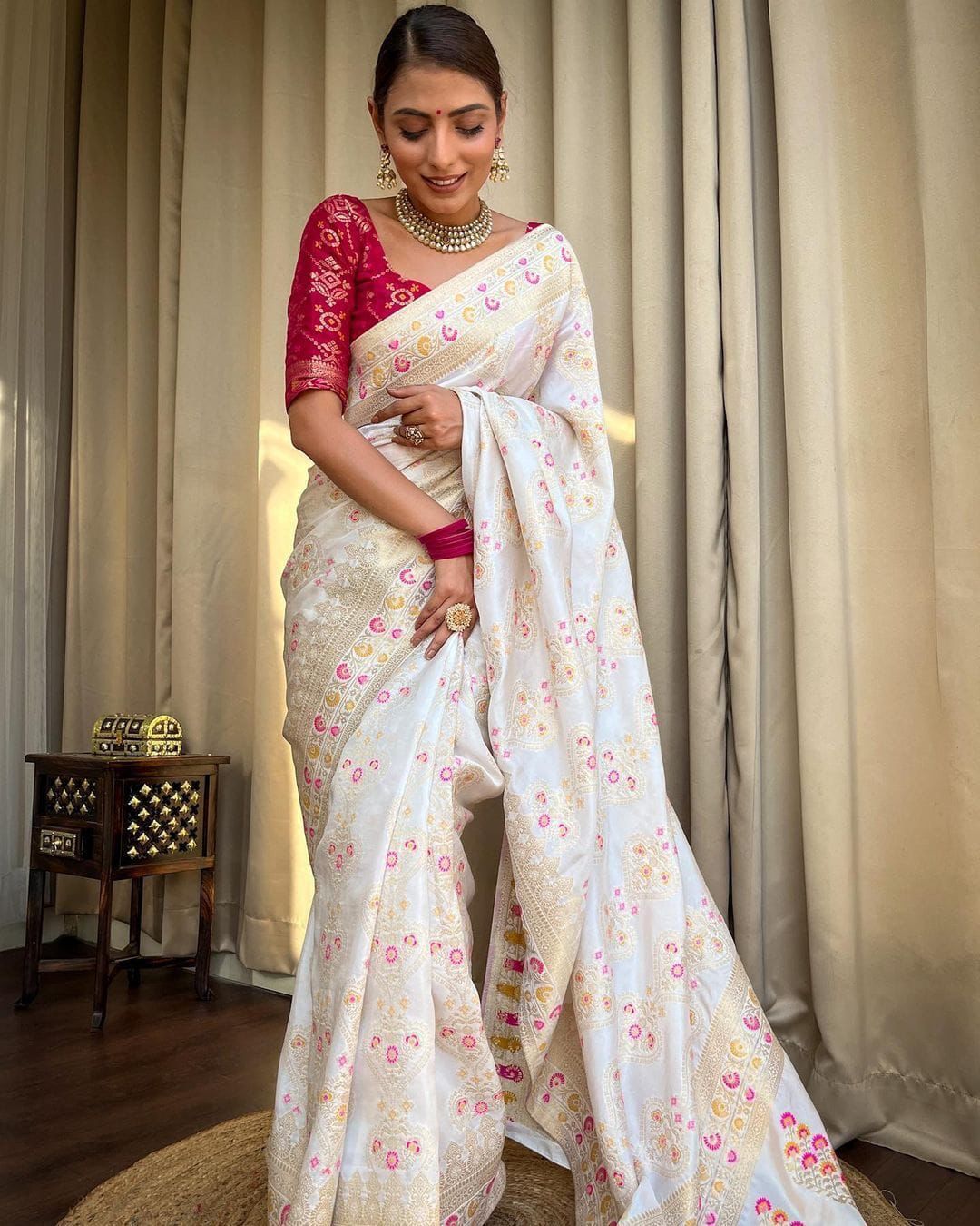 Soft Silk Saree With Beautiful Pallu & Jacquard Pattern All Over