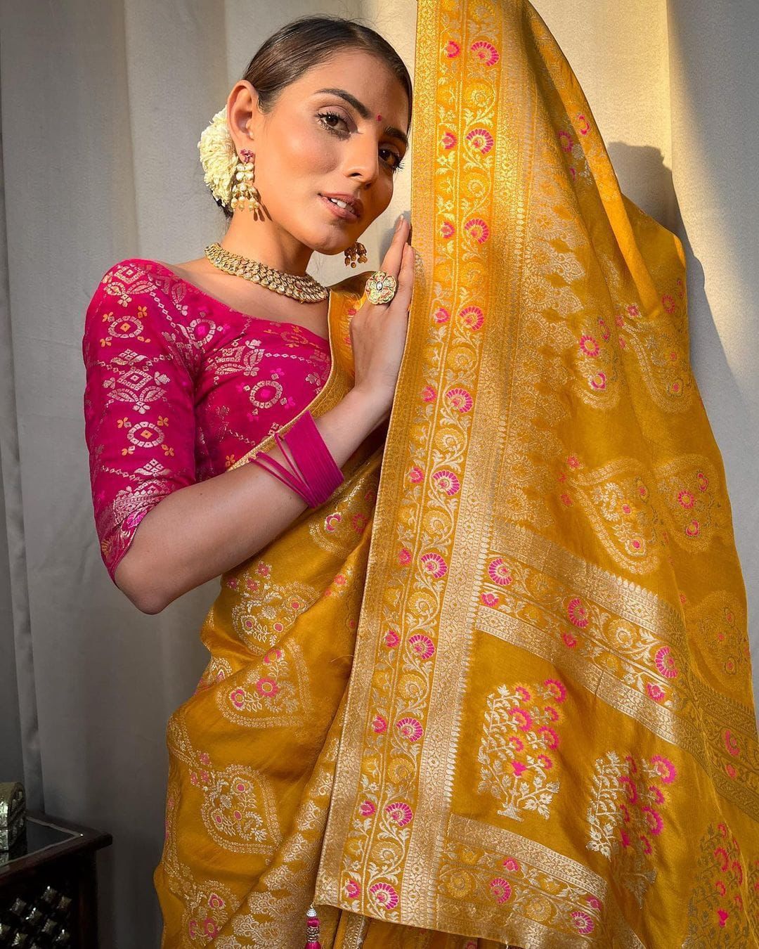 Soft Silk Saree With Beautiful Pallu & Jacquard Pattern All Over