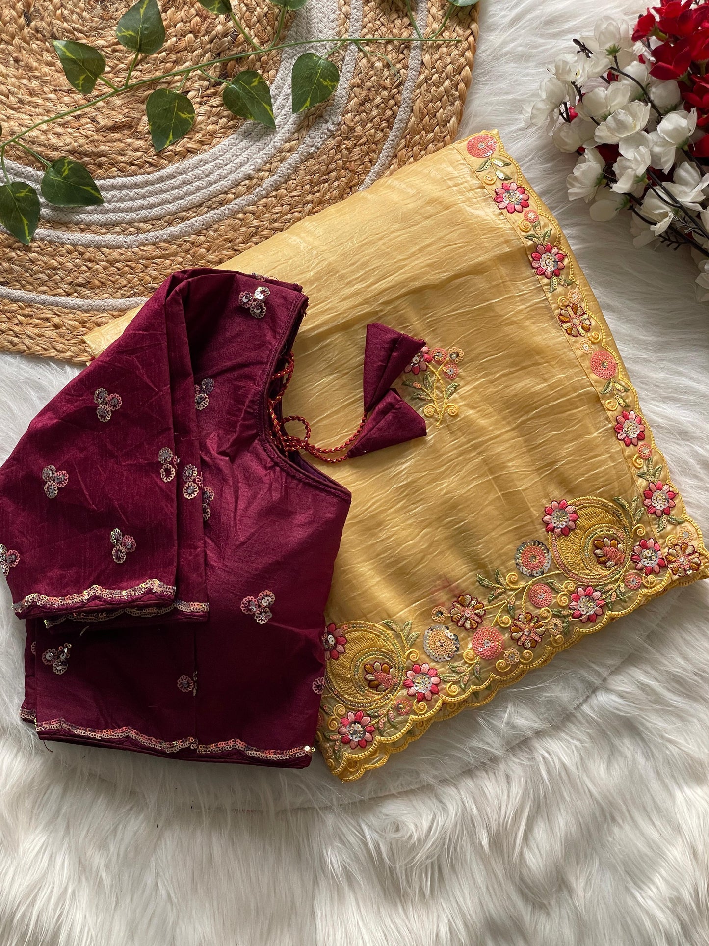 Premium Gold Crush Saree With Multi Thread Sequins Pallu Work & Arco Cut Border