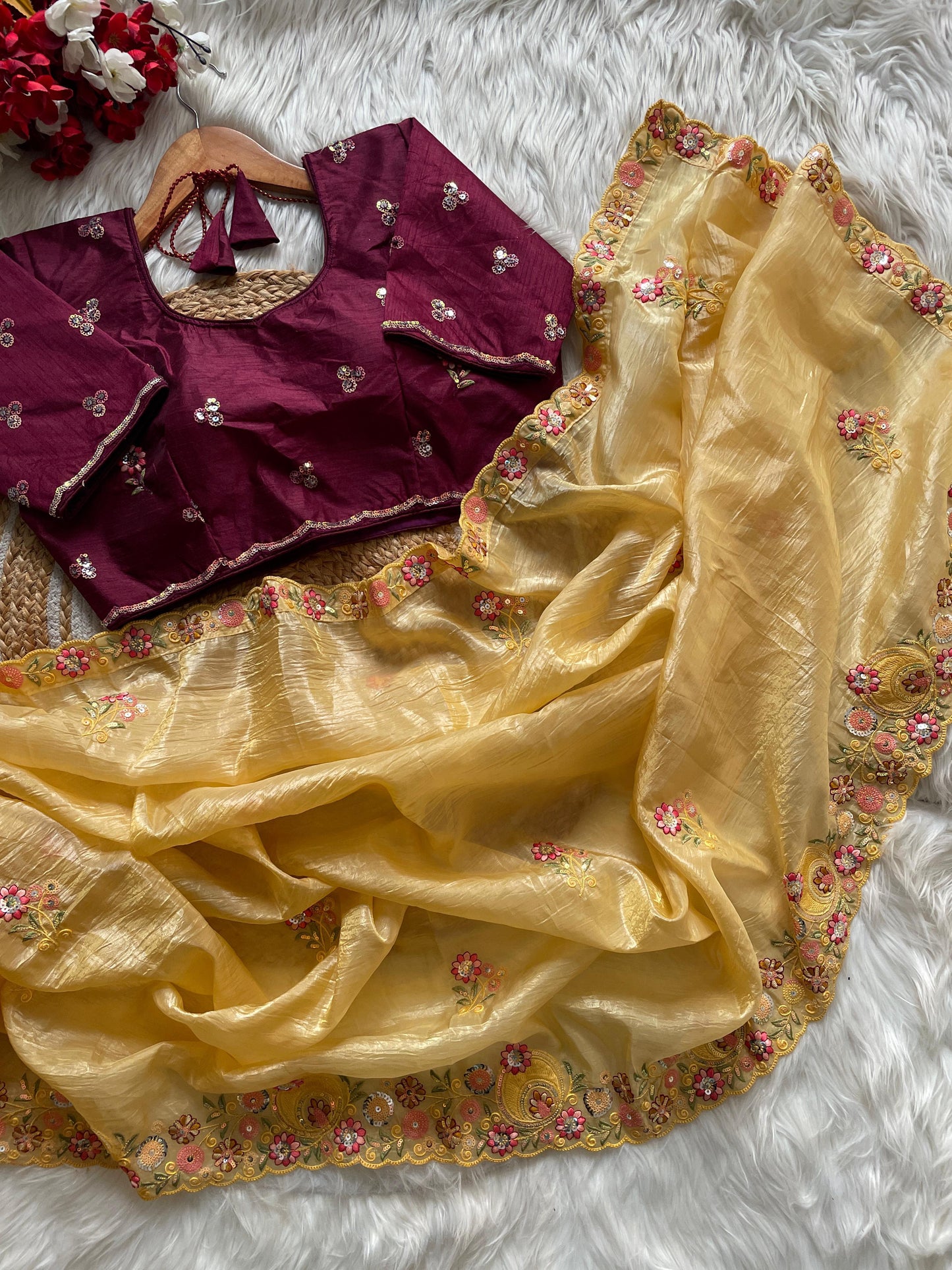 Premium Gold Crush Saree With Multi Thread Sequins Pallu Work & Arco Cut Border