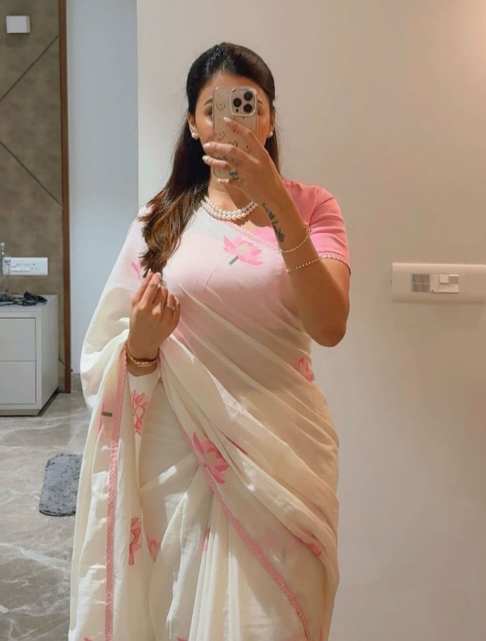 Premium Stylish Linen Saree Floral Print With Fancy Lace Border