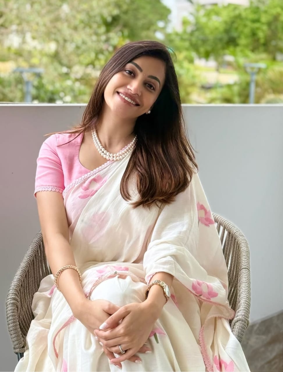 Premium Stylish Linen Saree Floral Print With Fancy Lace Border