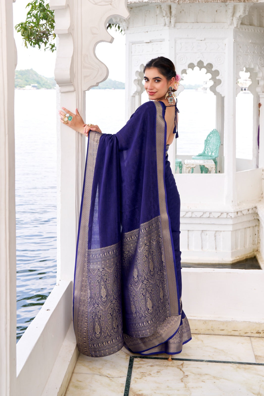 Traditional Stylish Pure Chinon Printed Saree With Zari Weaving Work