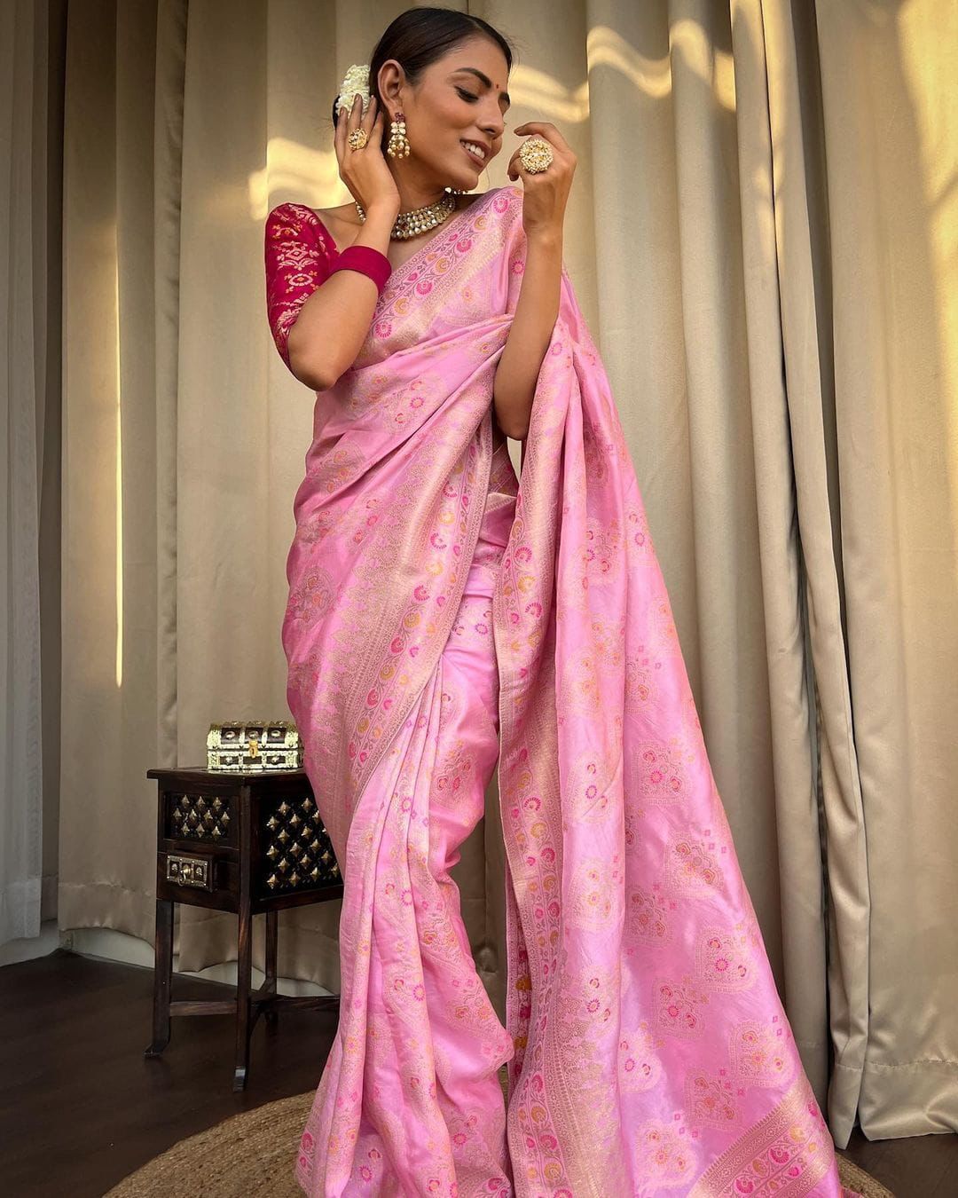 Soft Silk Saree With Beautiful Pallu & Jacquard Pattern All Over