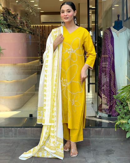 Gorgeous Viscose Chanderi Kurti Attractive Embroidery Work With Pant & Printed Dupatta Set
