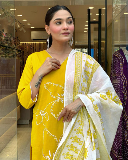 Gorgeous Viscose Chanderi Kurti Attractive Embroidery Work With Pant & Printed Dupatta Set